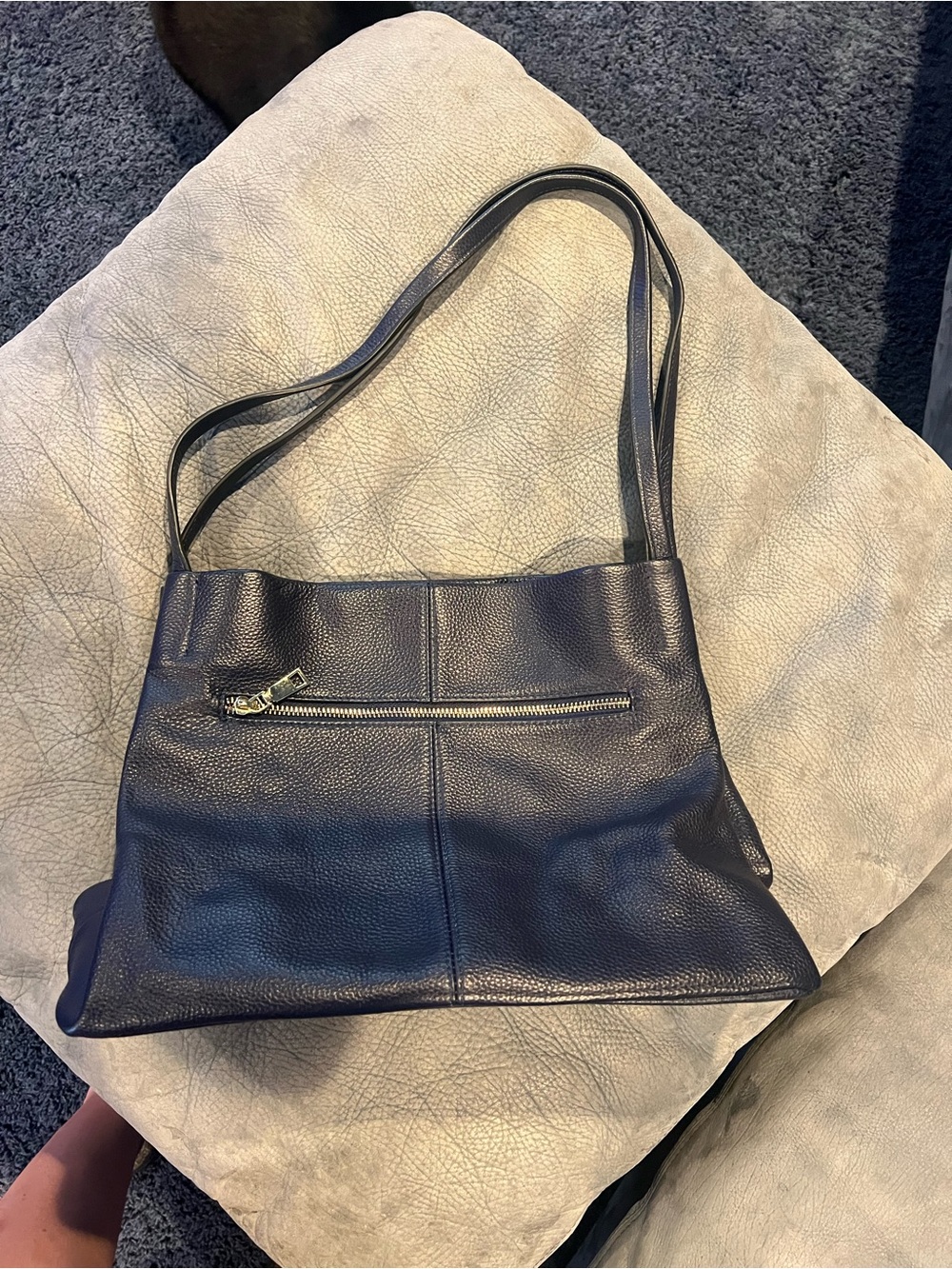 Elegant Black Leather Shoulder Bag with Front Zip Detail